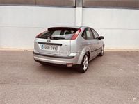 Usado Ford Focus Trend 115 CV (84 kW) 2006 Gris / plata Berlina