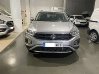 Usado VW T-Roc Life 150 CV (110 kW) 2023 Gris / plata SUV