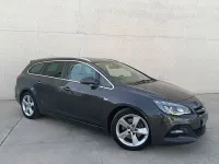 Usado Opel Astra 195 CV (143 kW) 2015 Gris / plata Familiar