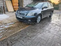 Usado Toyota Avensis Sol 129 CV (94 kW) 2005 Gris / plata Berlina