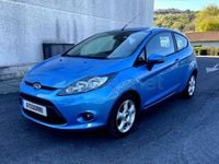 Usado Ford Fiesta Trend 70 CV (51 kW) 2010 Azul Utilitario