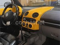 Usado VW New Beetle 115 CV (84 kW) 2001 Naranja Utilitario