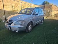 Usado Ssangyong (KGM) Rodius 165 CV (121 kW) 2007 Gris / plata Monovolumen