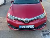 Usado Toyota Auris Active 116 CV (85 kW) 2016 Rojo Berlina