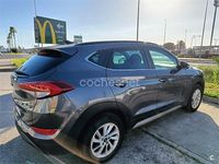 Usado Hyundai Tucson Style 141 CV (103 kW) 2018 Gris / plata SUV