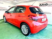 Usado Peugeot 208 Active 99 CV (72 kW) 2019 Naranja Utilitario