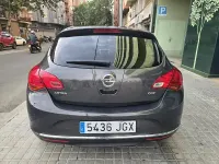 Usado Opel Astra Selective 110 CV (80 kW) 2015 Gris / plata Berlina