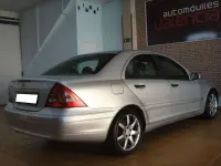 Usado Mercedes C220 Classic 143 CV (105 kW) 2000 Gris Berlina