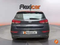 Usado Hyundai i30 110 CV (80 kW) 2021 Gris Utilitario