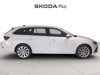 Usado Skoda Octavia Selection 204 CV (150 kW) 2024 Blanco Familiar