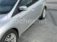 Usado Ford Focus Trend 115 CV (84 kW) 2013 Gris / plata Berlina