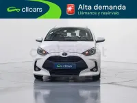 Usado Toyota Yaris Hybrid Active 116 CV (85 kW) 2022 Blanco Berlina