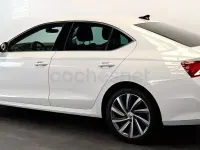 Usado Skoda Octavia Style 150 CV (110 kW) 2022 Blanco Berlina
