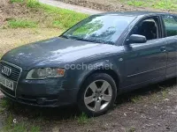 Usado Audi A4 140 CV (102 kW) 2005 Gris / plata Berlina