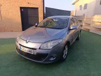 Usado Renault Mégane III Dynamique 105 CV (77 kW) 2010 Azul Berlina