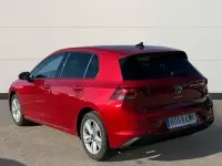 Usado VW Golf VIII Life 110 CV (80 kW) 2022 Rojo Berlina