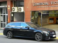 Usado Mercedes C200 160 CV (117 kW) 2019 Negro Familiar