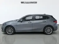 Usado BMW 118 Comfort Edition 136 CV (100 kW) 2024 Gris / plata Berlina