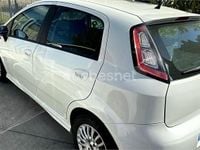 Usado Fiat Punto Young 69 CV (50 kW) 2014 Blanco Berlina