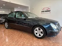 Usado Mercedes E270 Avantgarde 177 CV (130 kW) 2005 Azul Berlina