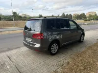 Usado VW Touran Advance 105 CV (77 kW) 2013 Gris / plata Monovolumen