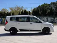 Usado Dacia Lodgy Comfort 116 CV (85 kW) 2021 Blanco Monovolumen