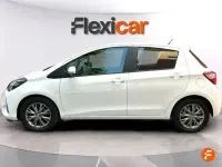 Usado Toyota Yaris Active 69 CV (50 kW) 2019 Blanco Berlina