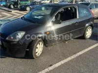 Usado Ford Fiesta Ambiente 70 CV (51 kW) 2008 Negro Utilitario