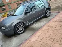 Usado VW Golf IV Highline 115 CV (84 kW) 2002 Gris / plata Berlina