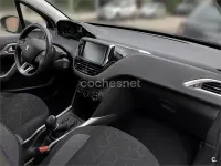 Usado Peugeot 2008 Style 82 CV (60 kW) 2018 Gris / plata SUV