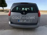 Usado Peugeot 5008 Style 120 CV (88 kW) 2016 Gris / plata Monovolumen