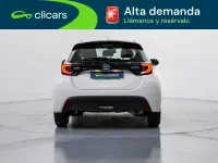Usado Toyota Yaris Active 75 CV (55 kW) 2021 Blanco Utilitario