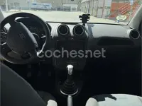 Usado Ford Fiesta Ambiente 68 CV (50 kW) 2007 Negro Utilitario