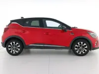 Usado Renault Captur Techno 91 CV (66 kW) 2023 Rojo deseo con techo negro SUV