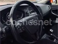 Usado Volvo V40 Momentum 120 CV (88 kW) 2016 Azul Berlina