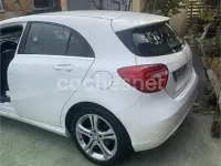Usado Mercedes A180 Urban 109 CV (80 kW) 2014 Blanco Berlina