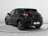 Usado Peugeot 208 Allure 100 CV (73 kW) 2022 Negro Utilitario