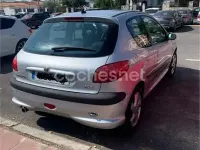 Usado Peugeot 206 110 CV (80 kW) 2003 Blanco Berlina