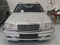 Usado Mercedes C180 Elegance 129 CV (94 kW) 2001 Gris / plata Familiar