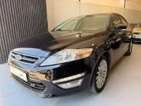 Usado Ford Mondeo Limited 140 CV (102 kW) 2014 Negro Berlina