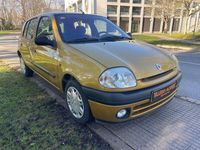Usado Renault Clio II 60 CV (44 kW) 2001 Amarillo Berlina