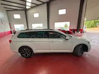 Usado VW Passat Executive 150 CV (110 kW) 2022 Blanco Familiar