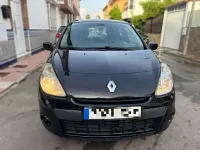 Usado Renault Clio II Authentique 68 CV (50 kW) 2010 Negro Berlina