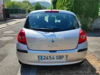Usado Renault Clio II Dynamique 85 CV (62 kW) 2008 Gris / plata Berlina