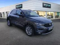 Usado VW T-Roc Advance 115 CV (84 kW) 2021 Gris / plata SUV