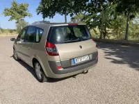 Usado Renault Grand Scénic II Dynamique 131 CV (96 kW) 2006 Gris Monovolumen