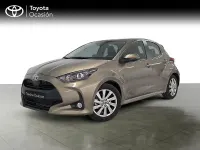Usado Toyota Yaris Hybrid Active 116 CV (85 kW) 2023 Blanco Berlina