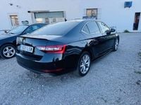 Usado Skoda Superb Active 150 CV (110 kW) 2016 Negro Berlina