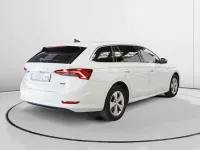 Usado Skoda Octavia Ambition 110 CV (80 kW) 2021 Blanco Utilitario