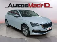 Usado Skoda Scala Ambition 110 CV (80 kW) 2023 Blanco Utilitario